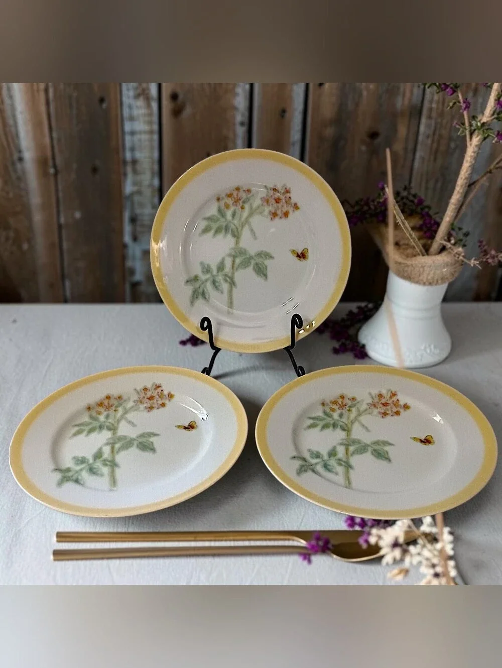 3 Williams Sonoma Flowering Herbs Salad Plates Yellow Band Wild Thyme Butterfly
